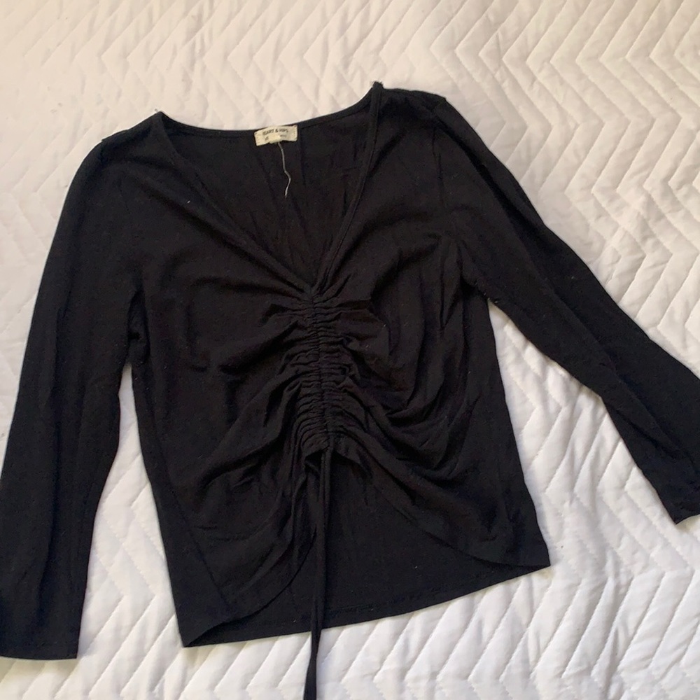 Black medium sleeve, srunched from the middle